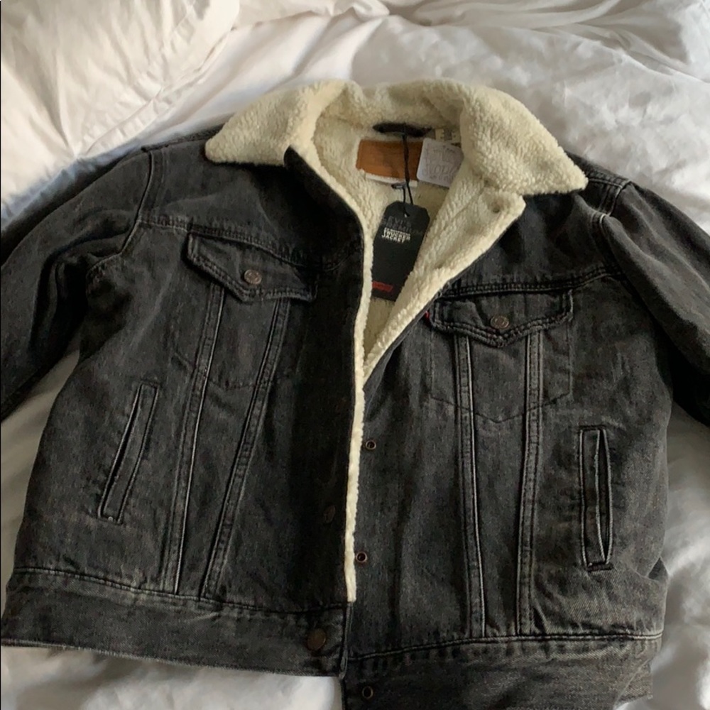 COPY - levi’s ex boyfriend trucker jacket